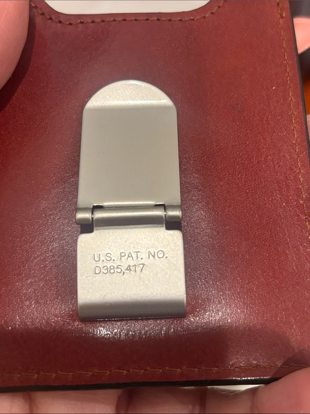 Fossil compact leather